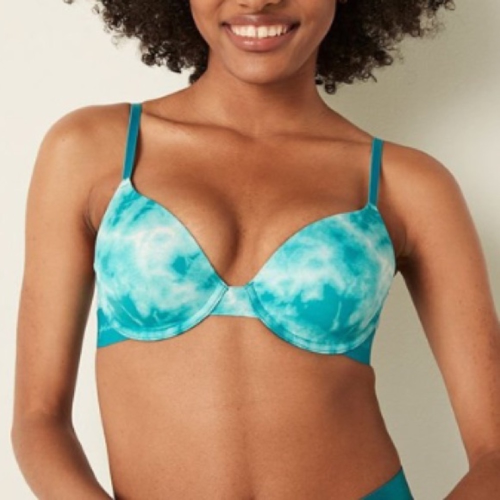 PINK Wear Everywhere Tie Dye T-shirt Bra | 32DD